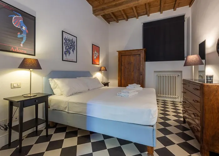 Modern Magnoli View In Ponte Vecchio
