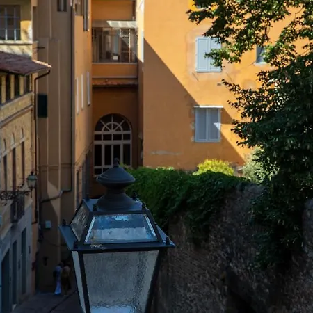 Apartamento Modern Magnoli View In Ponte Vecchio Florencia Exterior foto